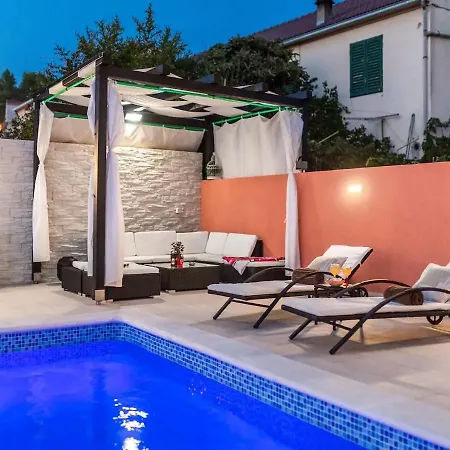 Dionis Domus Apartment