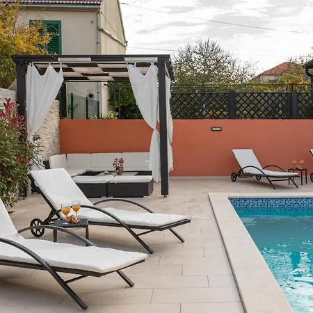 Dionis Domus Apartment