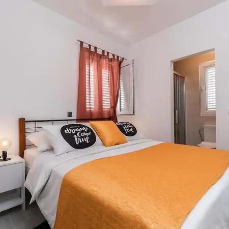 Apartment Dionis Domus Vela Luka